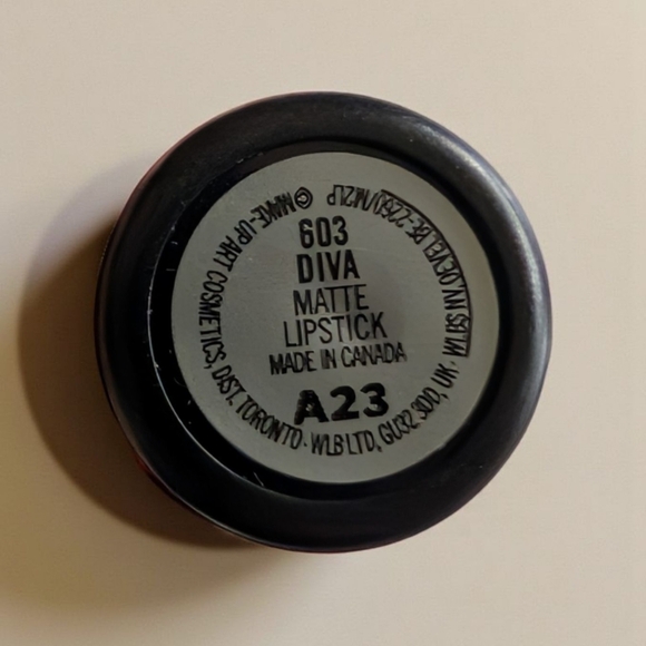 MAC Cosmetics Diva Matte Lipstick (New) - Picture 3 of 4